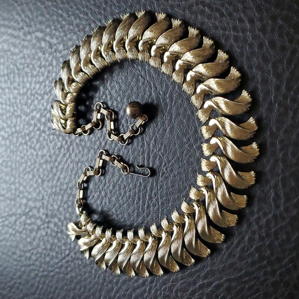 VTG Pakula necklace